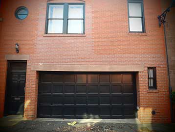 Choosing Between Steel and Wooden Garage Doors